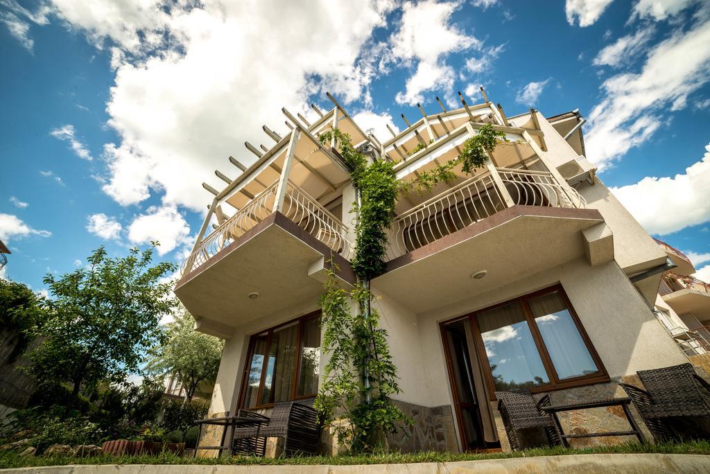 The Poolhouse Lägenhet Slăntjev Brjag Exteriör bild