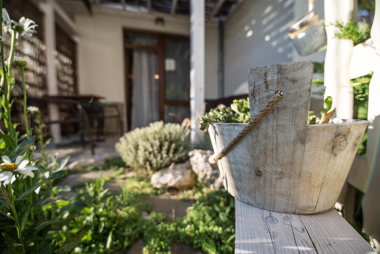 The Poolhouse Lägenhet Slăntjev Brjag Exteriör bild